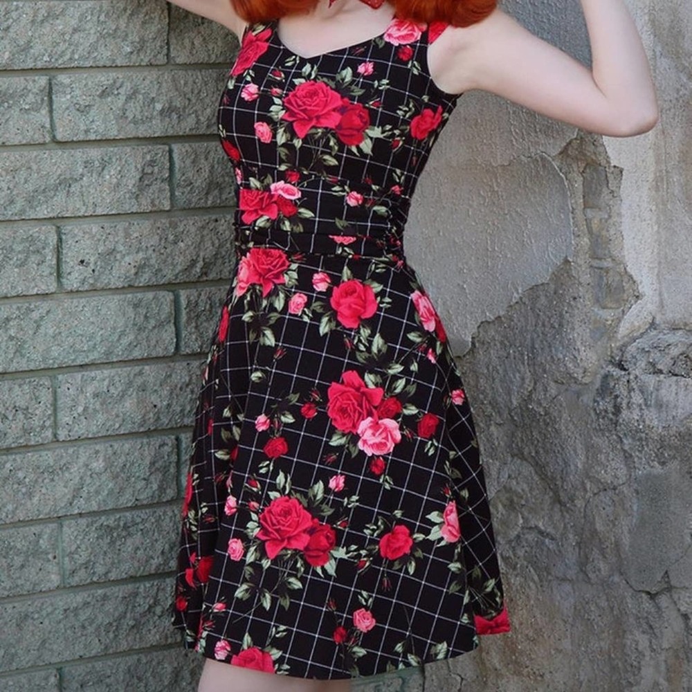 Retrolicious Amelia Dress in Grid Floral